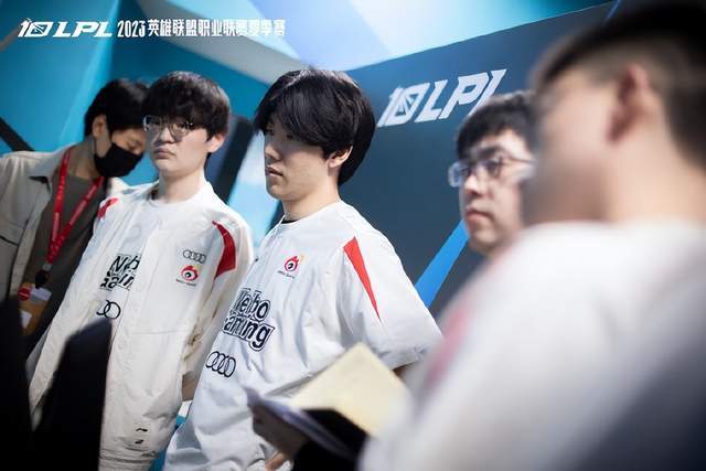 艰巨但充满 艰巨但充满